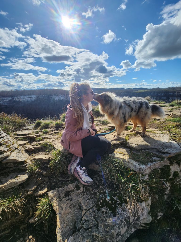photo de Chloé et son chien